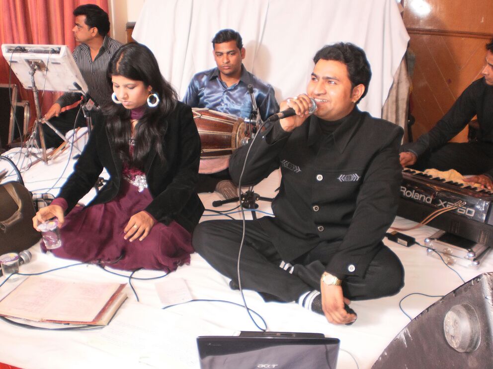 famous gazal singer istanbul turkey