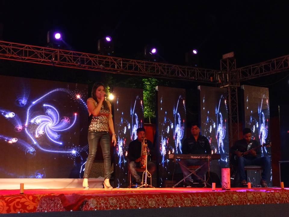 best live band with girl istanbul turkey