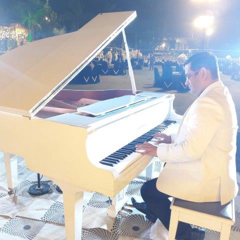 best pianist istanbul turkey