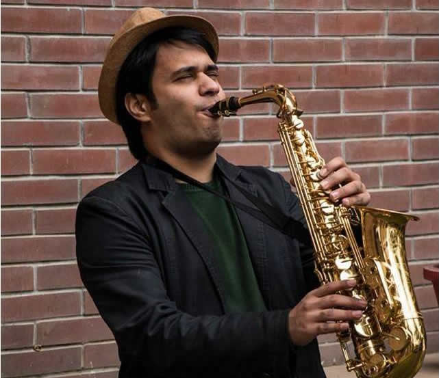saxophone players istanbul turkey